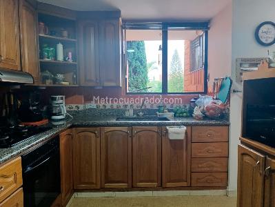 Casa de 3 alcobas en venta en El Poblado, Medellín, 240 m² · foto 7 de 20