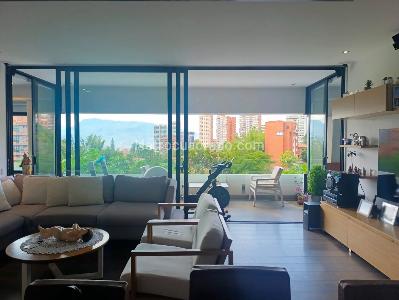 Apartamento de 2 alcobas en venta en El Poblado, Medellín, 129 m² · foto 2 de 20