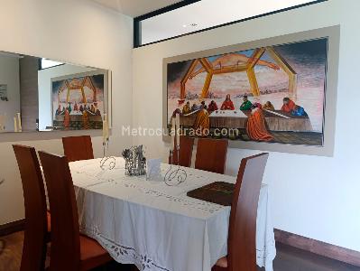 Apartamento de 2 alcobas en venta en El Poblado, Medellín, 129 m² · foto 3 de 20
