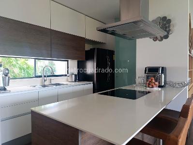 Apartamento de 2 alcobas en venta en El Poblado, Medellín, 129 m² · foto 9 de 20