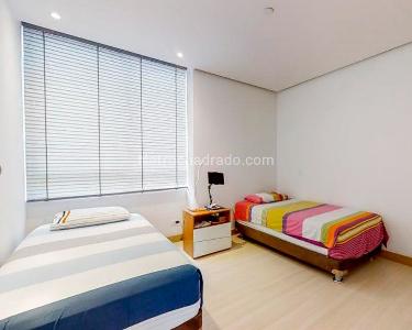 Apartamento de 3 alcobas en arriendo en El Poblado, Medellín, 186 m² · foto 9 de 12