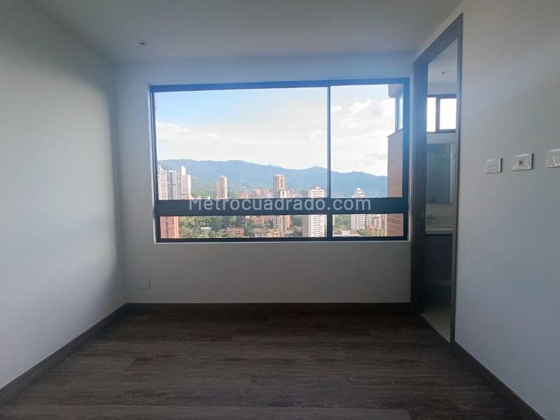 Modern 3BR Apartment with Terrace in El Poblado - 8