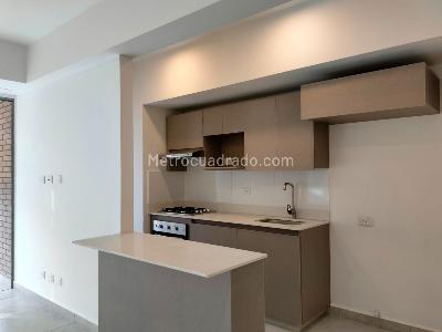 Apartamento de 2 alcobas en arriendo en Envigado, Envigado, 76 m² · foto 2 de 13