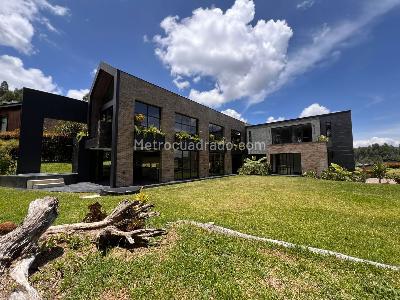 Casa de 4 alcobas en venta en Envigado, Envigado, 430 m² · foto 19 de 20