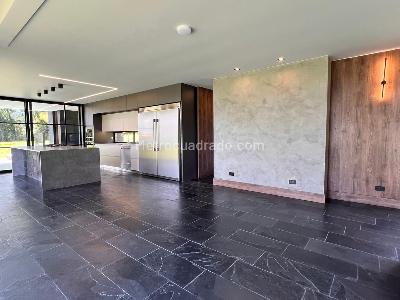 Casa de 4 alcobas en venta en Envigado, Envigado, 430 m² · foto 3 de 20