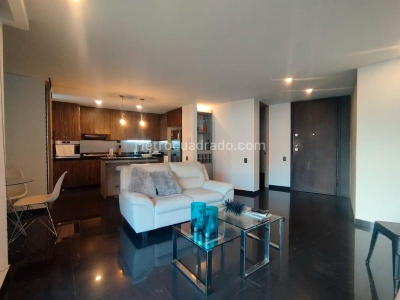 1BR Apartaestudio in El Poblado with Balcony & Parking - 2