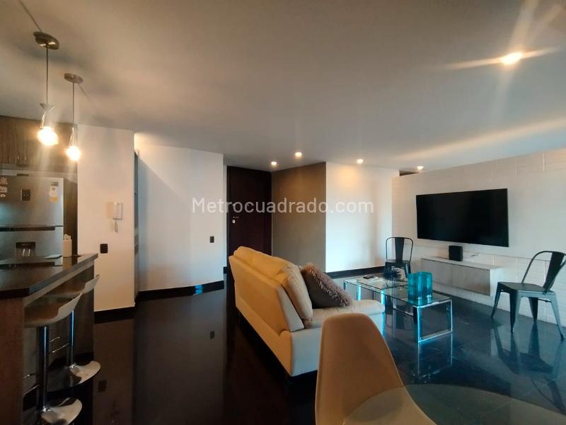 1BR Apartaestudio in El Poblado with Balcony & Parking - 3