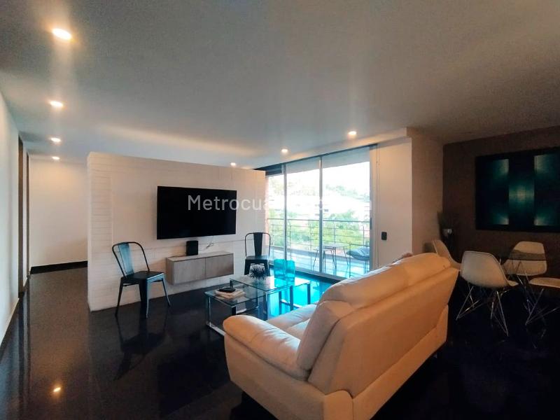 1BR Apartaestudio in El Poblado with Balcony & Parking - 4