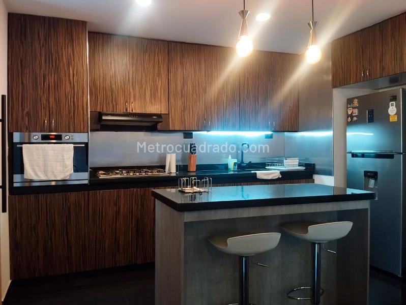 1BR Apartaestudio in El Poblado with Balcony & Parking - 6