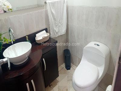 Casa de 3 alcobas en venta en El Poblado, Medellín, 415 m² · foto 17 de 20
