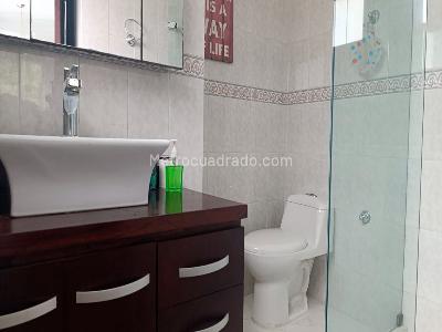 Casa de 3 alcobas en venta en El Poblado, Medellín, 415 m² · foto 18 de 20