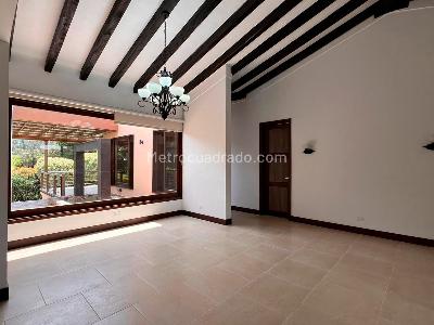 Casa de 4 alcobas en venta en Llanogrande, Rionegro, 500 m² · foto 3 de 20
