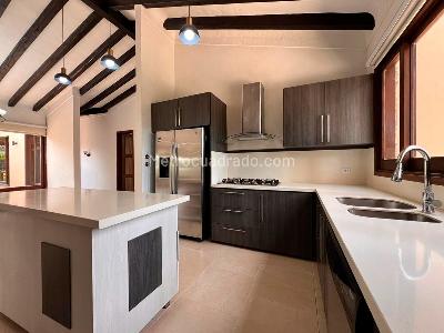 Casa de 4 alcobas en venta en Llanogrande, Rionegro, 500 m² · foto 5 de 20