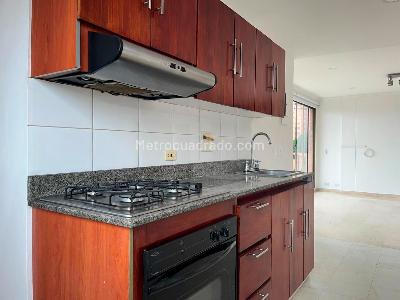 Apartamento en venta en El Poblado, Medellín · foto 5 de 17