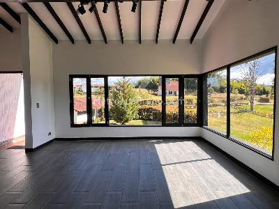 Casa en Arriendo, LLANOGRANDE, Rionegro en Rionegro, de Prointegral S. A. M.a. V. U 00048/09 Scm