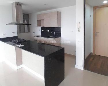 Apartamento de 3 alcobas en arriendo en El Castillo, Medellín, 85 m² · foto 4 de 10