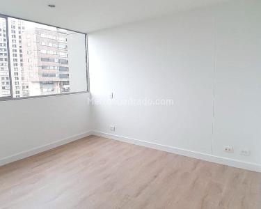 Apartamento de 3 alcobas en arriendo en El Castillo, Medellín, 85 m² · foto 7 de 10