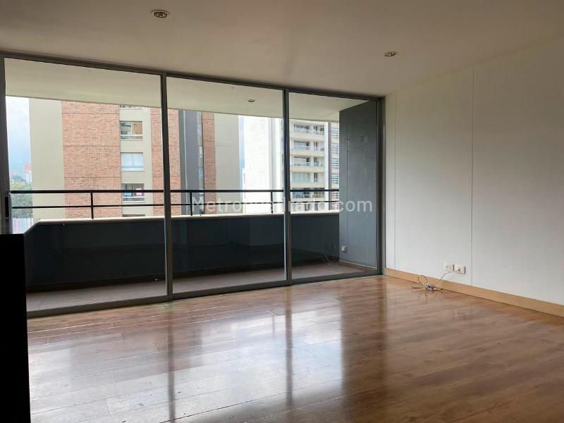 Apartamento Moderno de 2 Alcobas con Piscina en El Poblado - 2