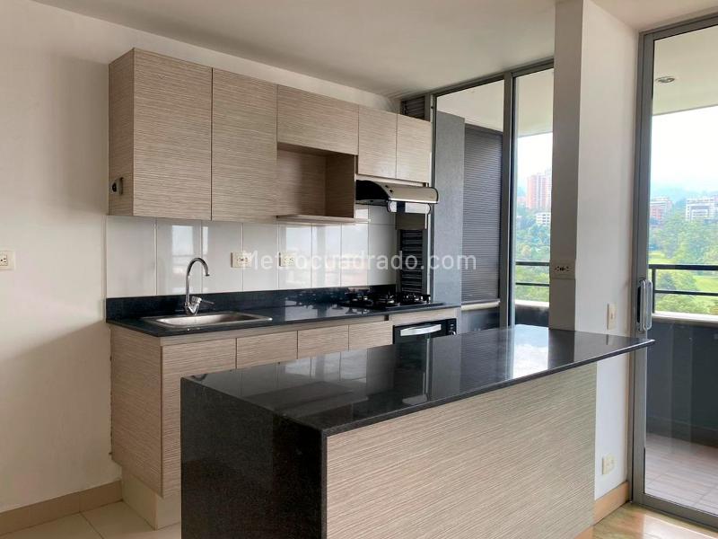 Apartamento Moderno de 2 Alcobas con Piscina en El Poblado - 7
