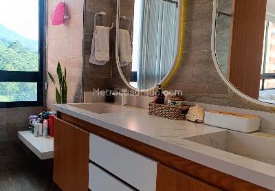 Apartamento de 3 alcobas en venta en El Poblado, Medellín, 235 m² · foto 15 de 20