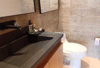 Apartamento de 3 alcobas en venta en El Poblado, Medellín, 235 m² · foto 17 de 20
