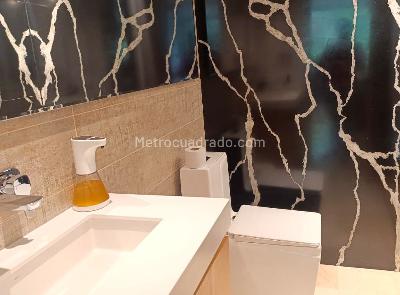 Apartamento de 3 alcobas en venta en El Poblado, Medellín, 235 m² · foto 18 de 19