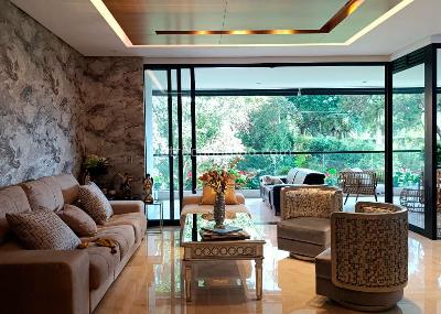 Apartamento de 3 alcobas en venta en El Poblado, Medellín, 235 m² · foto 2 de 19