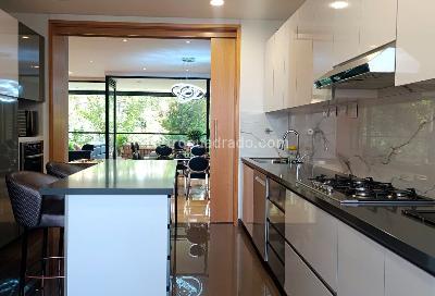 Apartamento de 3 alcobas en venta en El Poblado, Medellín, 235 m² · foto 8 de 19