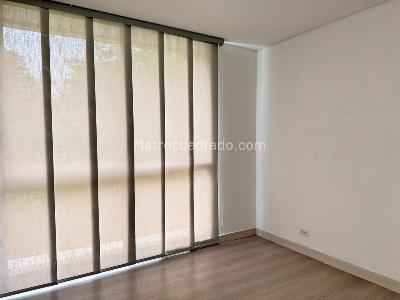 Apartamento en venta en El Poblado, Medellín · foto 8 de 17