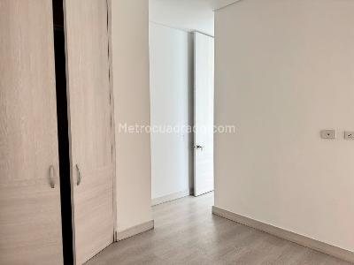 Apartamento en venta en El Poblado, Medellín · foto 9 de 17