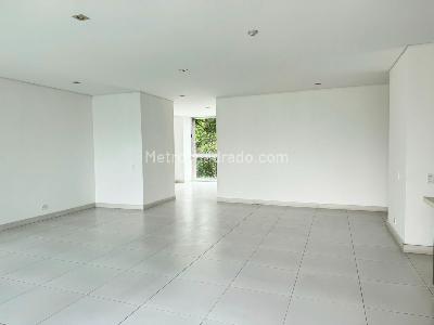 Apartamento de 3 alcobas en venta en El Poblado, Medellín, 186 m² · foto 3 de 16