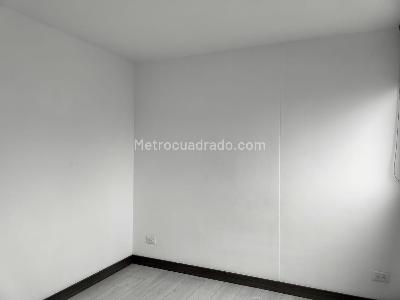 Apartamento de 2 alcobas en arriendo en El Poblado, Medellín, 86 m² · foto 11 de 15