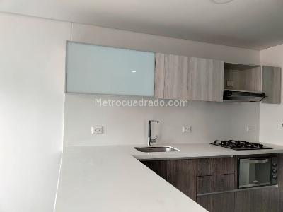 Apartamento de 2 alcobas en arriendo en El Poblado, Medellín, 86 m² · foto 5 de 15