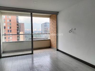 Apartamento de 2 alcobas en arriendo en El Poblado, Medellín, 86 m² · foto 8 de 15