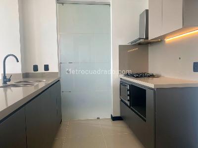 Apartamento de 1 alcoba en arriendo en El Poblado, Medellín, 68 m² · foto 7 de 13
