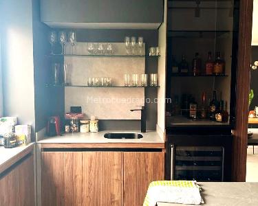 Apartamento de 3 alcobas en venta en El Poblado, Medellín, 171 m² · foto 3 de 12