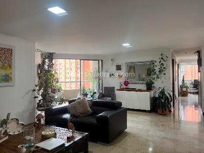 Apartamento de 3 alcobas en venta en El Poblado, Medellín, 150 m² · foto 2 de 18