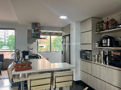 Apartamento de 3 alcobas en venta en El Poblado, Medellín, 150 m² · foto 5 de 18