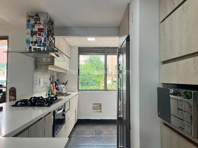 Apartamento de 3 alcobas en venta en El Poblado, Medellín, 150 m² · foto 6 de 18