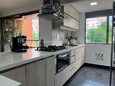 Apartamento de 3 alcobas en venta en El Poblado, Medellín, 150 m² · foto 7 de 18