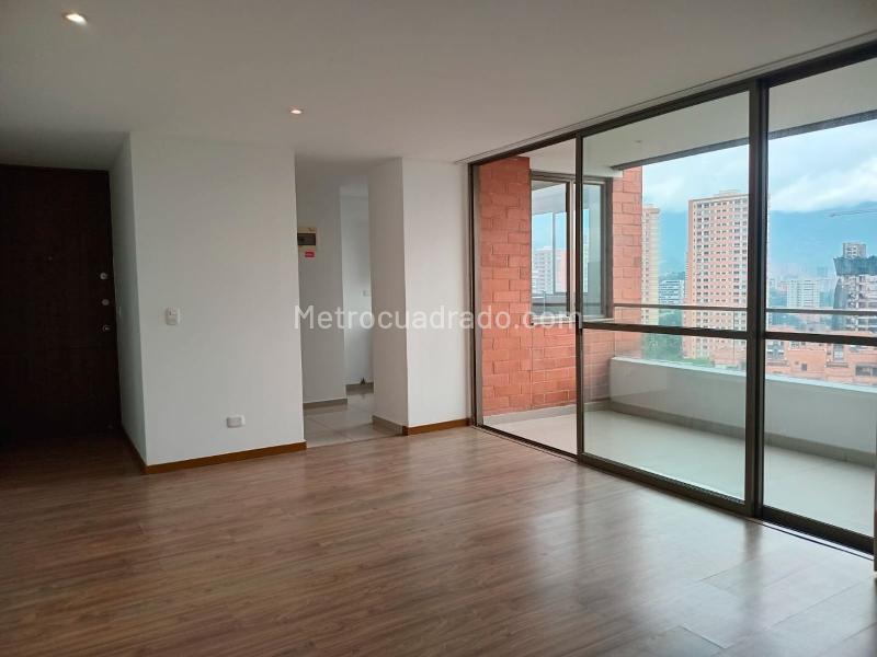 Apartamento de 2 alcobas con balcón en El Poblado (conjunto cerrado) - 2