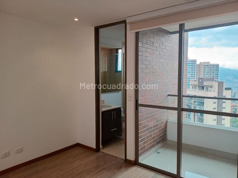 Apartamento de 2 alcobas con balcón en El Poblado (conjunto cerrado) - 3