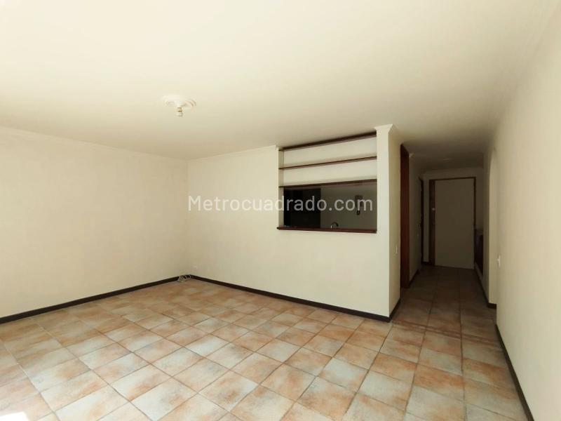 2BR Apartment for Rent in El Poblado with Balcony and Covered Linear Parking - 3