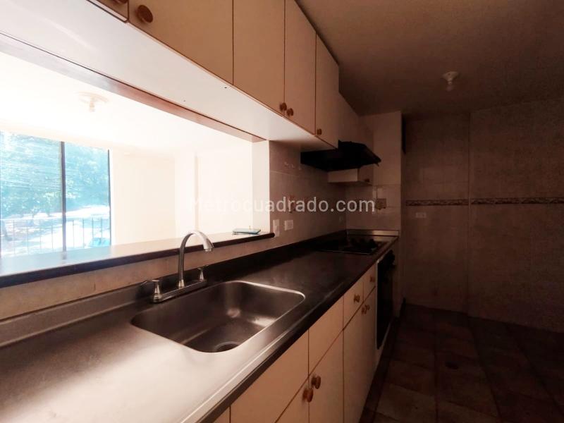 2BR Apartment for Rent in El Poblado with Balcony and Covered Linear Parking - 5