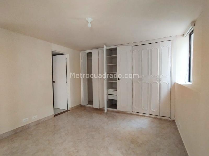 2BR Apartment for Rent in El Poblado with Balcony and Covered Linear Parking - 8