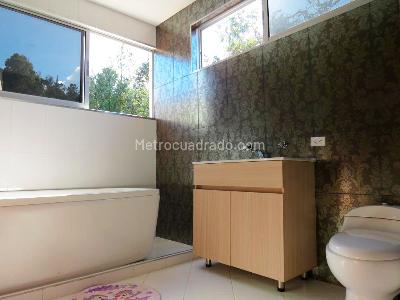 Casa de 2 alcobas en venta en Envigado, Envigado, 450 m² · foto 13 de 16