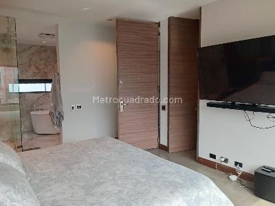 Apartamento de 2 alcobas en venta en El Poblado, Medellín, 190 m² · foto 11 de 18