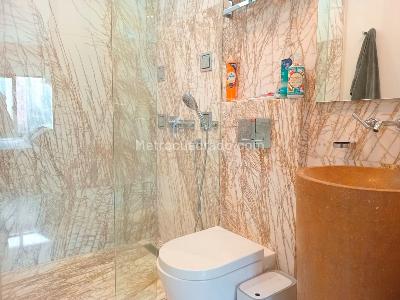 Apartamento de 2 alcobas en venta en El Poblado, Medellín, 190 m² · foto 16 de 18