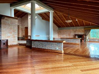 Casa de 3 alcobas en venta en Envigado, Envigado, 588 m² · foto 3 de 20