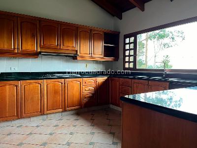 Casa de 3 alcobas en venta en Envigado, Envigado, 588 m² · foto 8 de 20
